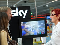 Sky Beratungsgespräch im Handel (Quelle: Sky Deutschland AG)