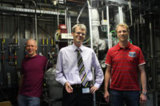 Dr. Volker Heil, Dr. Peter Haug & Andreas Menne - vor der Greasoline-Anlage bei Fraunhofer UMSICHT