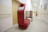    Pflegekräfte sehen in Servicerobotern wie Casero ein großes Entlastungspotential.