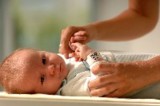 Das Patientenarmband Armilla STICK Baby gewährleistet eine sichere Kennzeichnung.