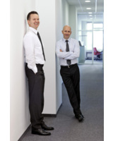 Dr. Achim Preuß und Andreas Lohff, Geschäftsführer der cut-e GmbH (v.l.). 