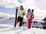 Kinder bei Skifahren