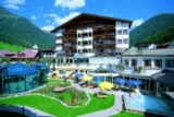 Inmitten des wunderschönen Landschaftsbildes Tirols befindet sich das Hotel Trofana Royal.