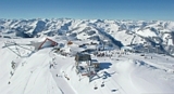 Der viele Naturschnee und die Schneekanonen machen die Kitzbüheler Alpen doppelt schneesicher.