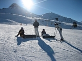 kurze Verschnaufpause für Skifahrer und Snowboarder