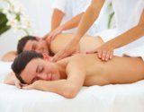  Massage: perfektes Geschenk für Mann und Frau. Bild: Fotolia/Yuri Arcurs