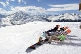 Snowboarder machen eine Pause 