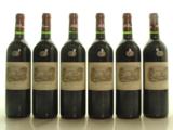 Vom 1999er Château Lafite Rothschild wird eine Original-Holzkiste (12 Flaschen) versteigert.