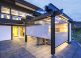 ROMA zipSCREEN.2 mit integriertem Sichtfenstertuch ist die Lösung für freistehende Terrassen.