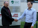 Geschäftsführer Mircea Popa (re.) mit Alfred Schwaiger (re.), Marketing Manager  der Jobbörse.  