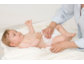 Windeldermatitis: Was hilft bei einem wunden Baby Po?